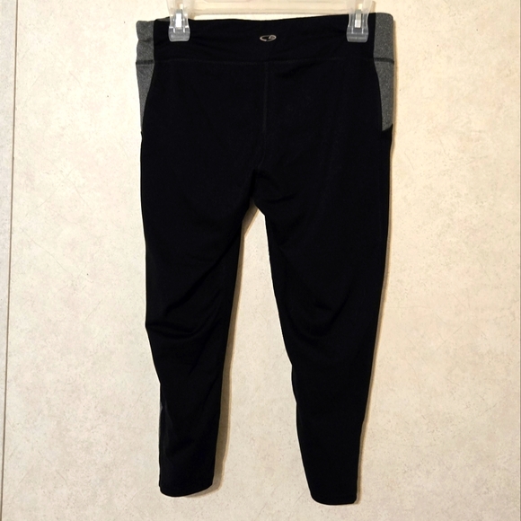 SZ L ATHLETIC CAPRIS - Picture 3 of 3